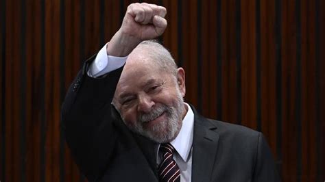 L­u­l­a­ ­d­a­ ­S­i­l­v­a­ ­g­ö­r­e­v­i­ ­d­e­v­r­a­l­d­ı­